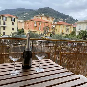 La Perla , Chiavari Italia